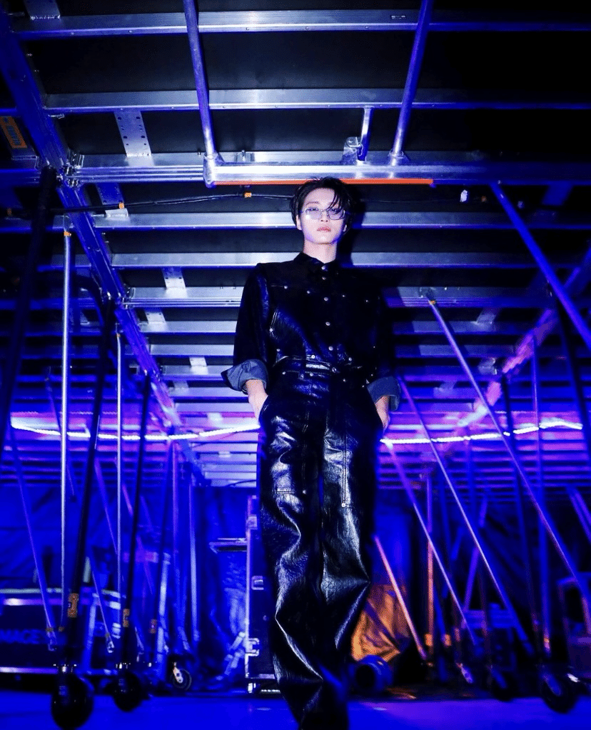 ソンファ　ATEEZ  センイル　HBD HOUSEROBE ガウン ATEEZ - Japan 4th Single 'Birthday' (Concept Photo #1 - San