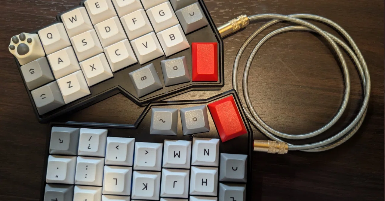 Corne v4 Cherry 無線化(2.4g) 完成品 自作キーボード(Corne Corne v4 Cherry 無線化(2.4g) 完成品 自作キーボード(Corne
