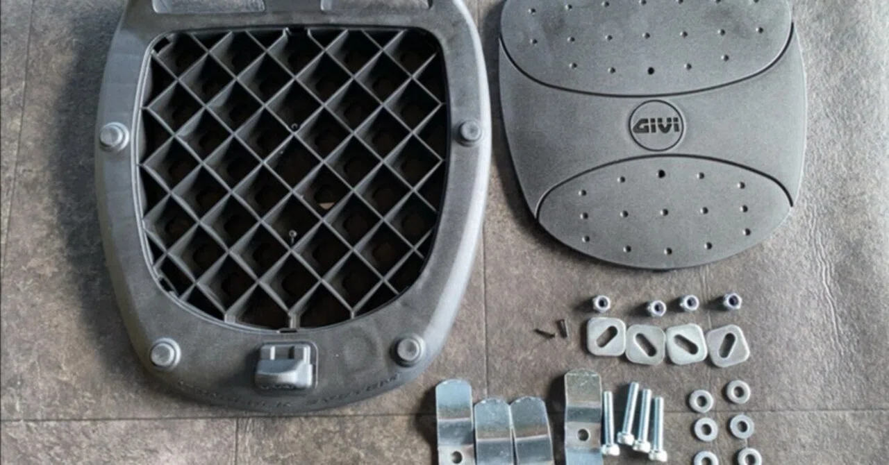 GIVI MP60ND モノロック汎用ベースセットの取付 @ SV650ABS｜ハコ点の 