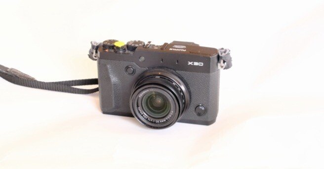FUJIFILM X30 は欲しいもの全部入りのコンデジ！｜じんた堂