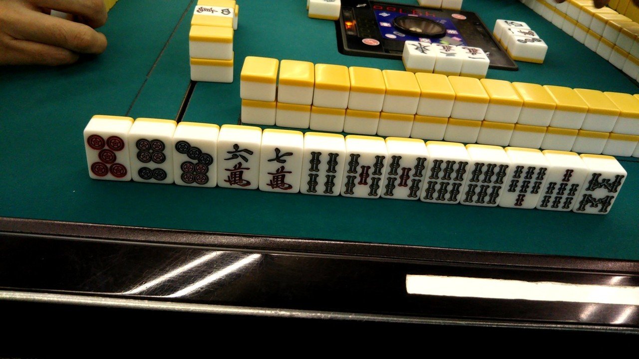 ルールｂ二日目は非常にしんどかったです 着順4 3 1 4 ゲーム代2500 トータル収支 4400 初っ端リーチ負けで親満放銃スタートも写真の手から七ツモ即リーでツモ裏１の跳満で五分に さらに満貫を 背脂餃子老師 Note