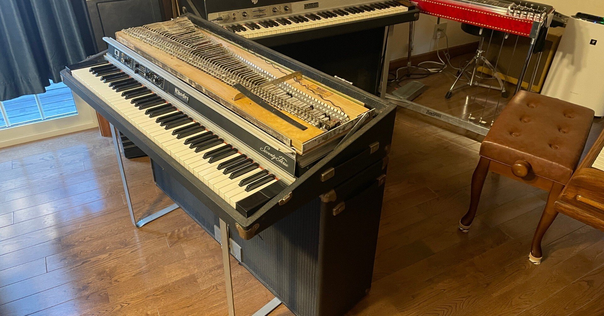 なかなか歪みがおさまらないRhodes Suitcase｜佐々木陵史郎