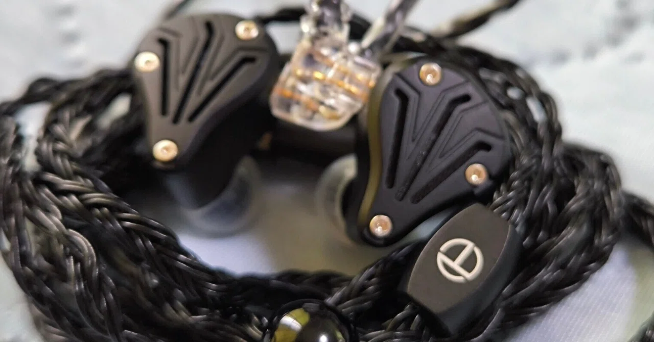 TRN BAX Pro は TRN的フラッグシップ。映画館の音がするイヤホン #自腹
