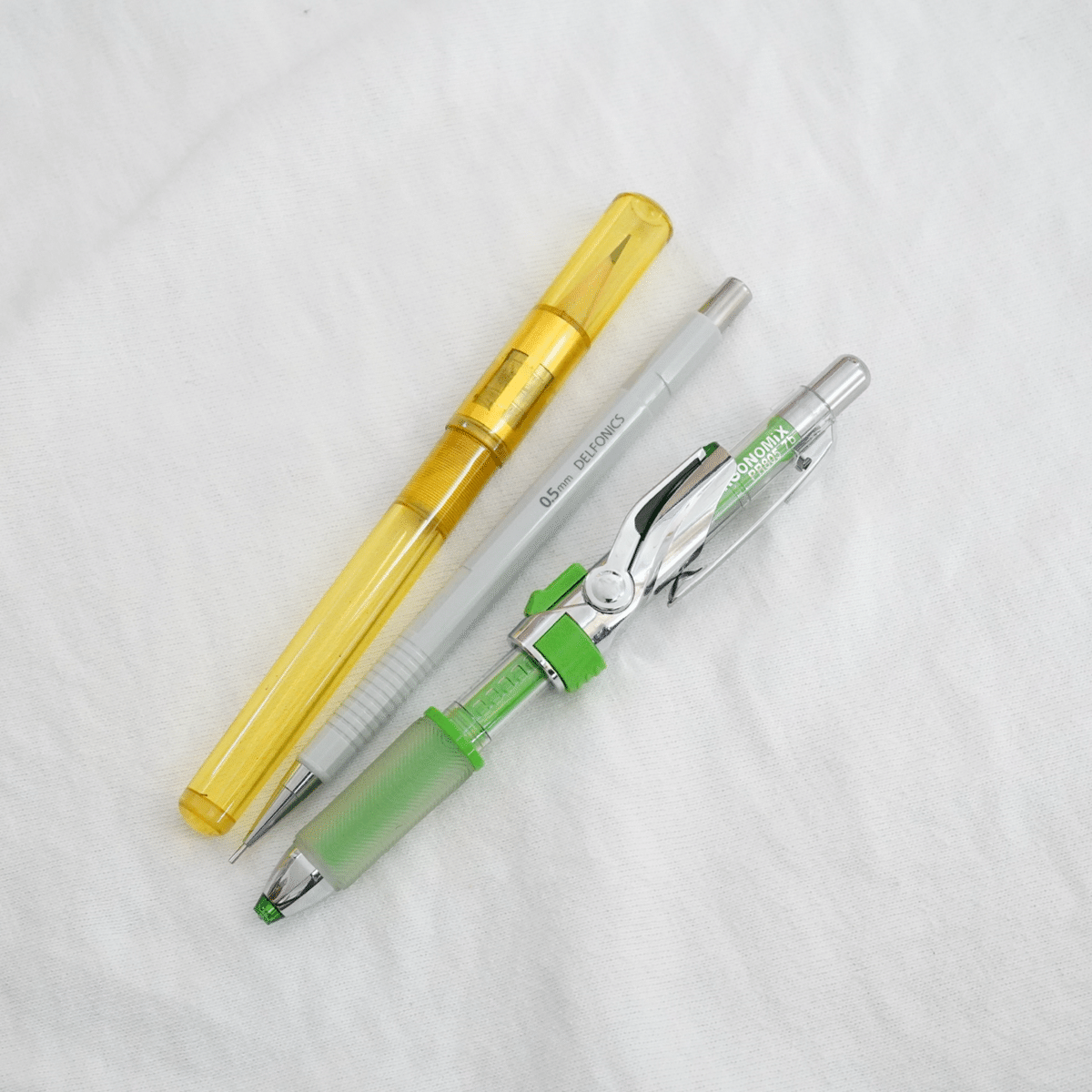 筆箱中は空です 筆箱中は空です