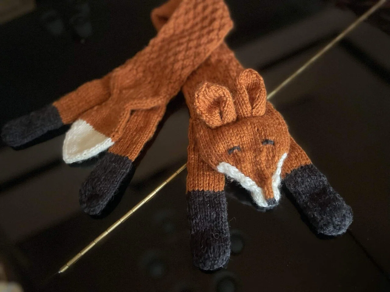 編み納め2024 きつねのマフラー🦊｜ユイじょり