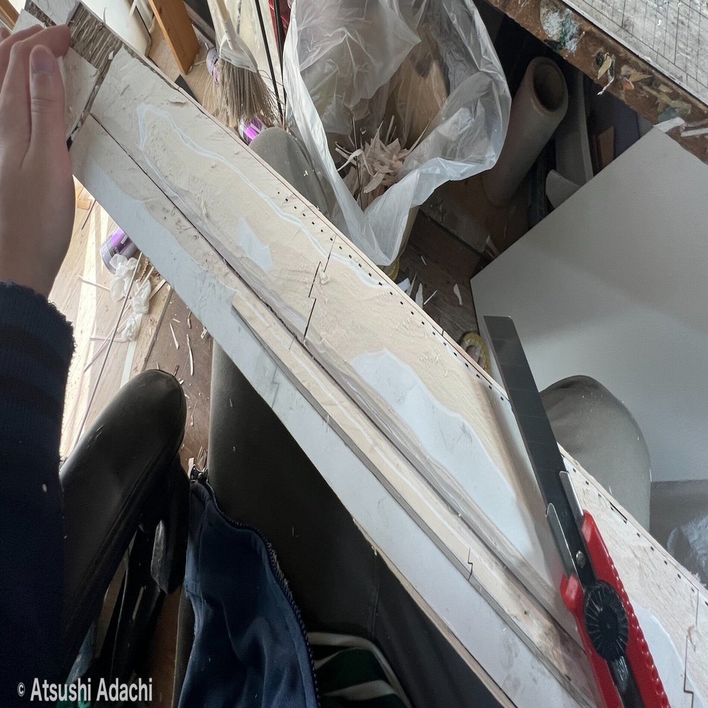 「船底」 鎌倉から令和へ｢元寇船｣引き揚げ現実味 保存処理した部材公開