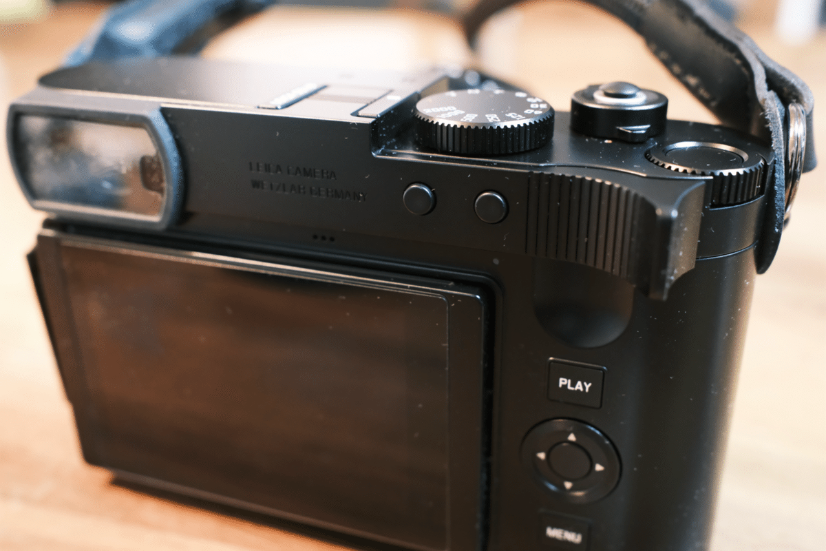 ライカQ3　28mm　極美品　純正サムレスト付 LEICA Q3」と過ごす 
