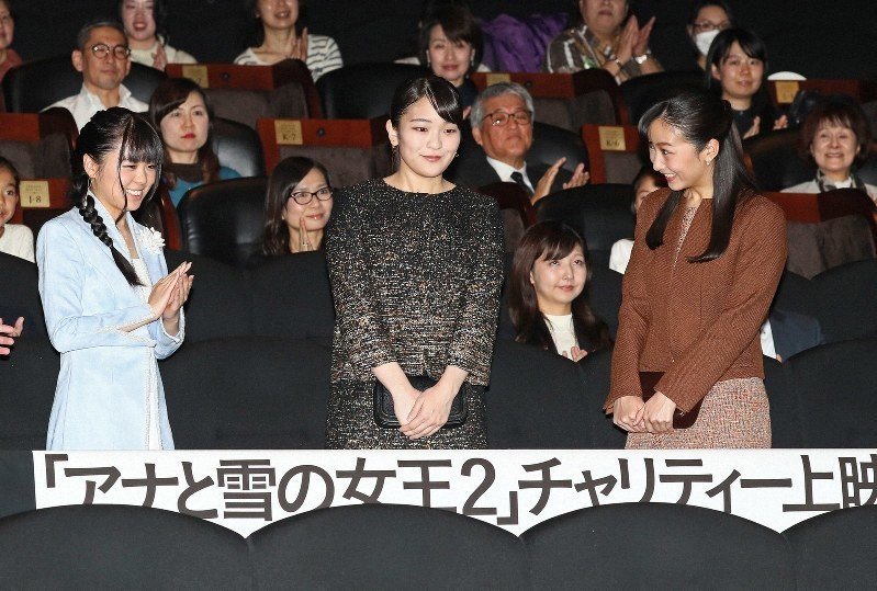 佳子さまは着回し アナ雪２鑑賞 眞子さまはにゃんこ大戦争 呉羽パオ Note