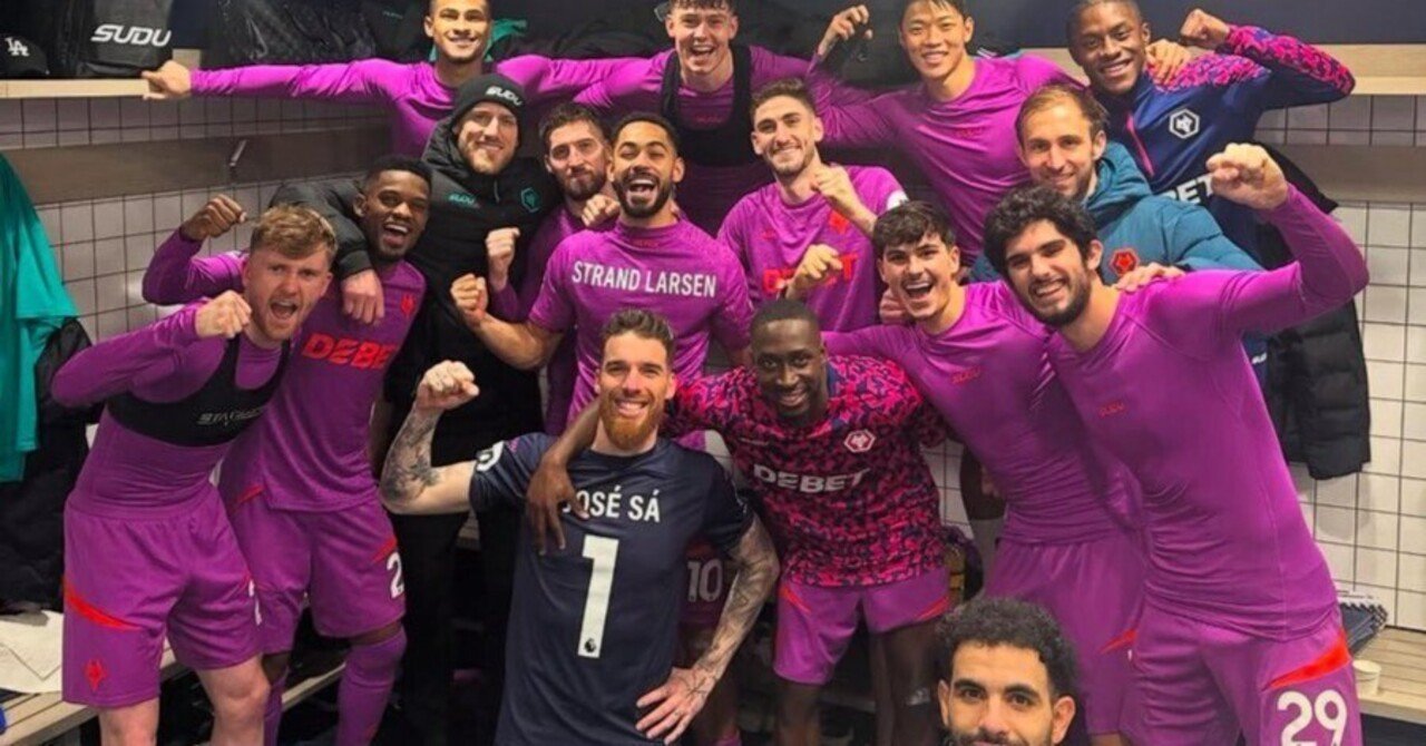 24-25 ウルブズ 12番 クニャ Galey Alix x Livabliss Myrtle Avenue 627040 Area Rugs