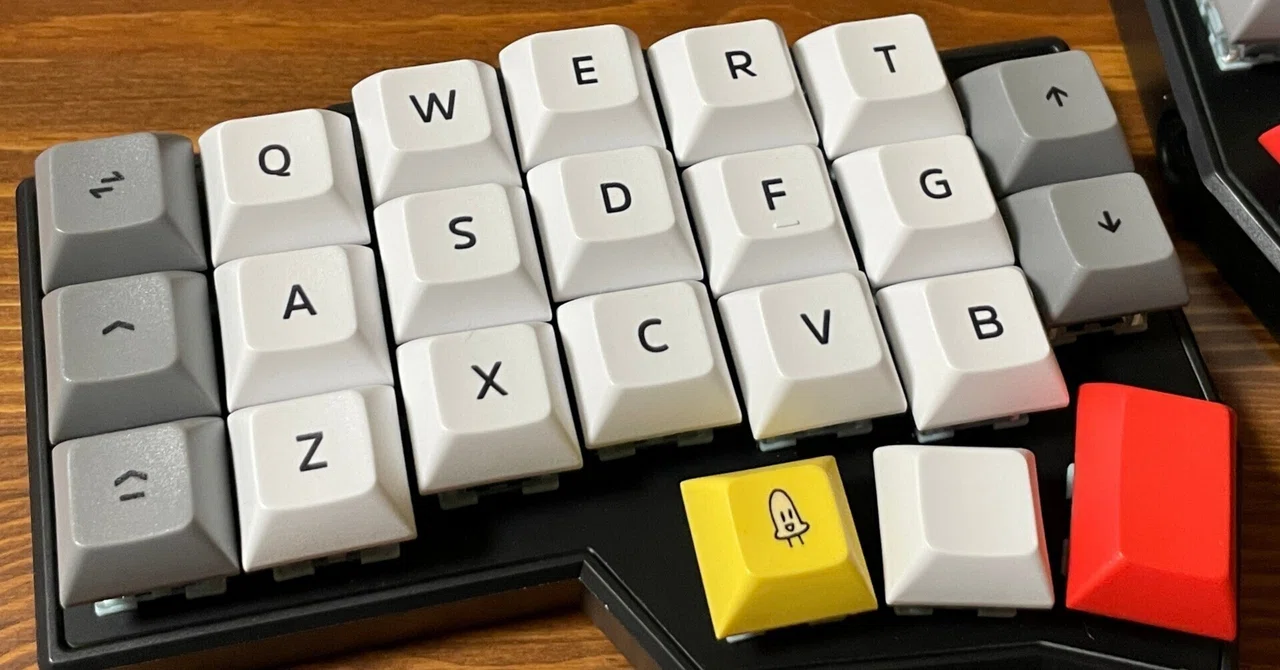 Corne V4 Cherry遊舎工房購入品 自作キーボード 左右分割 corne Corne V4 Cherry遊舎工房購入品 自作キーボード 左右分割 corne