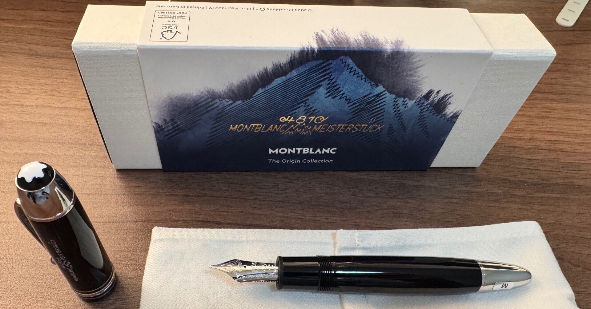 Montblanc モンブラン　万年筆 黒 専用ケース付き　146 Montblanc モンブラン 万年筆 黒 専用ケース付き 146 （詳細