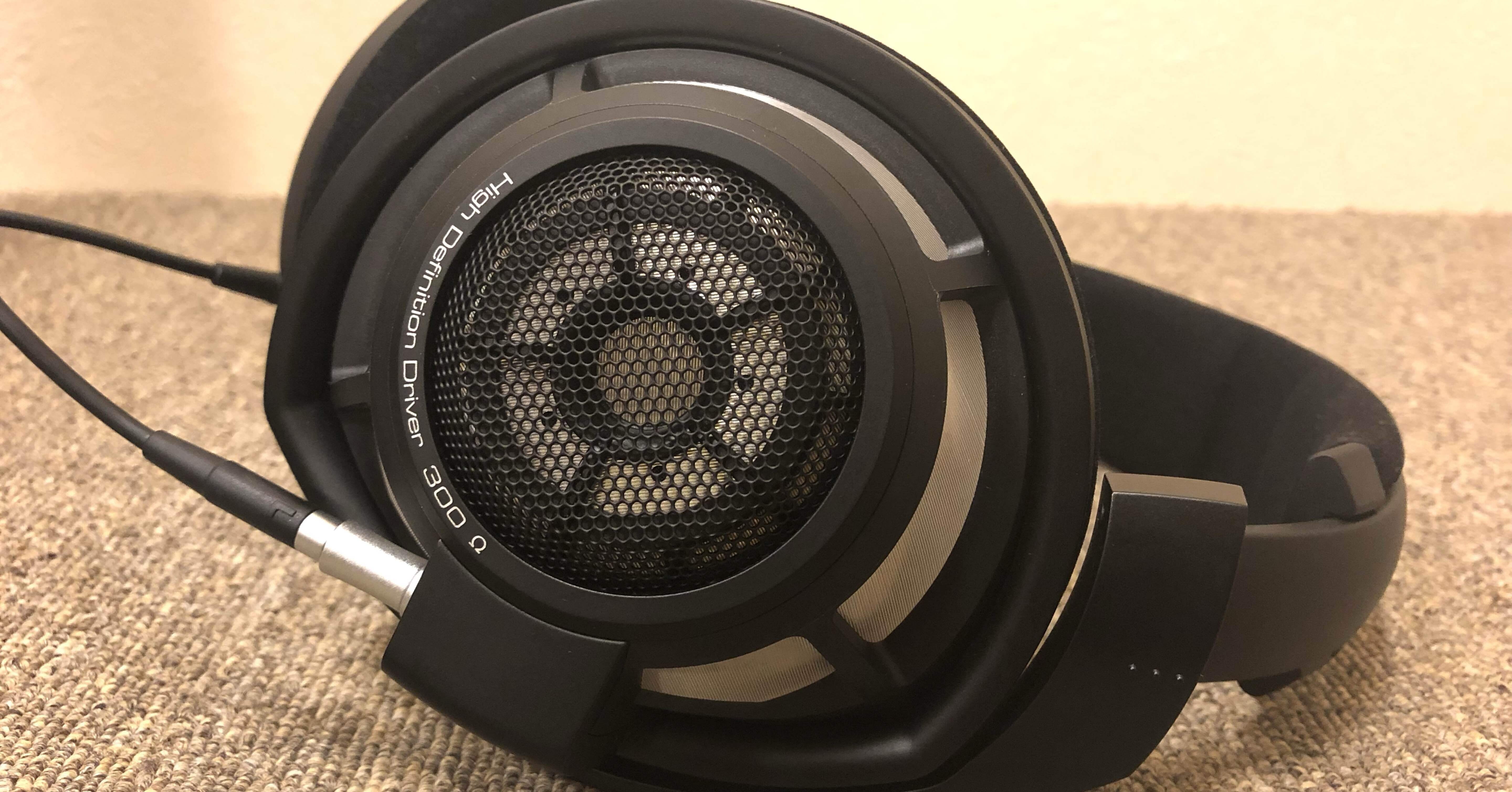 黒い筐体がかっこいい！ 開放型ヘッドホンならではのサウンド