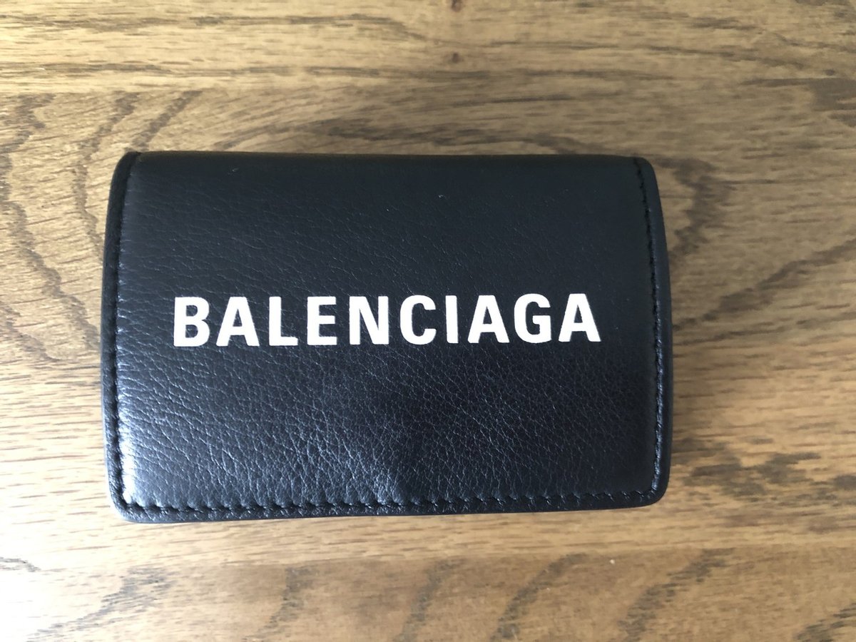BALENCIAGA（バレンシアガ）のミニ財布を1年使ってみて気づいた5つの  