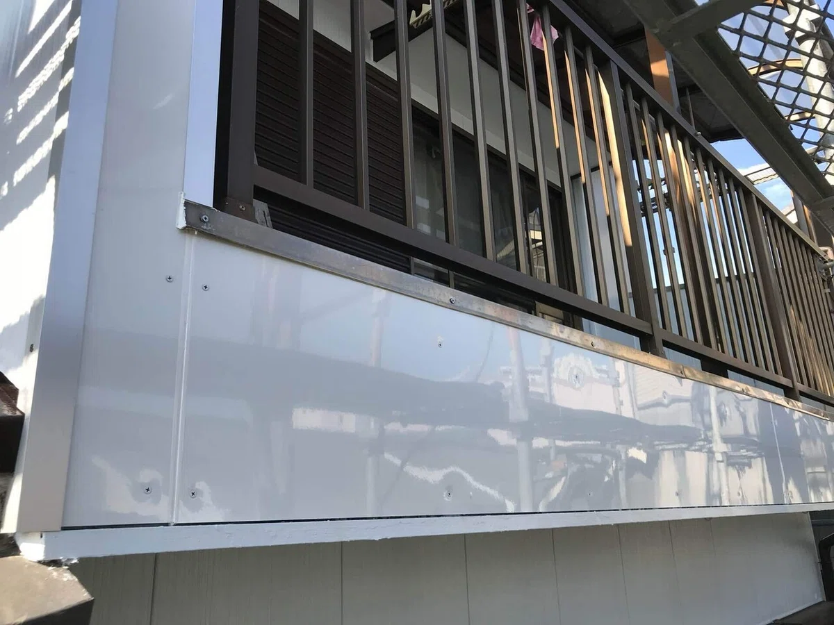 岡崎市K様、外壁塗装 ベランダ壁複合板を使った低コストの施工を行いました|キドコロ塗装