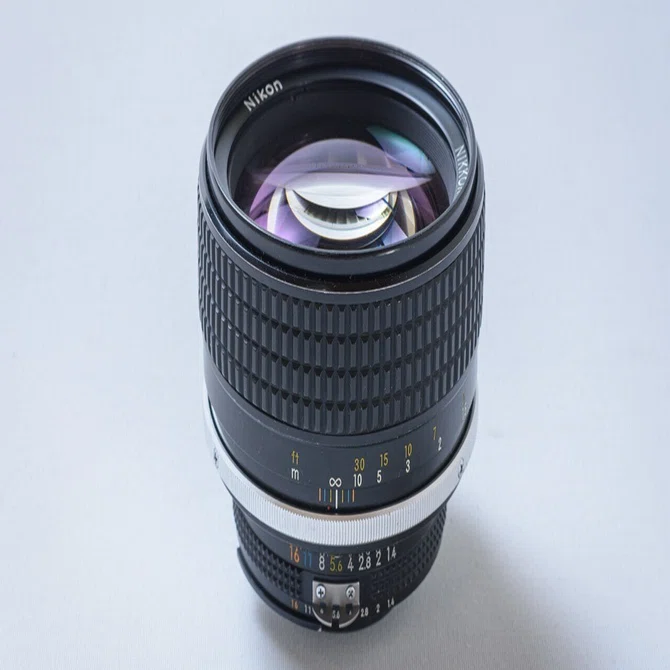 ニッコールレンズのお話】AI Nikkor 85mm F1.4Sで撮る薄暮の町