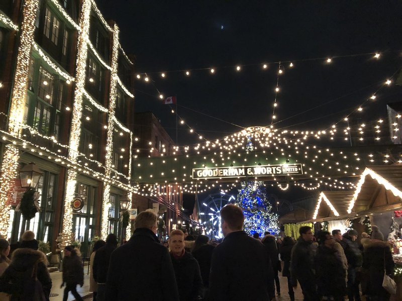 可愛い韓国系カナディアンの彼女とのクリスマス 日本とカナダのクリスマスの違い メープルたける Note