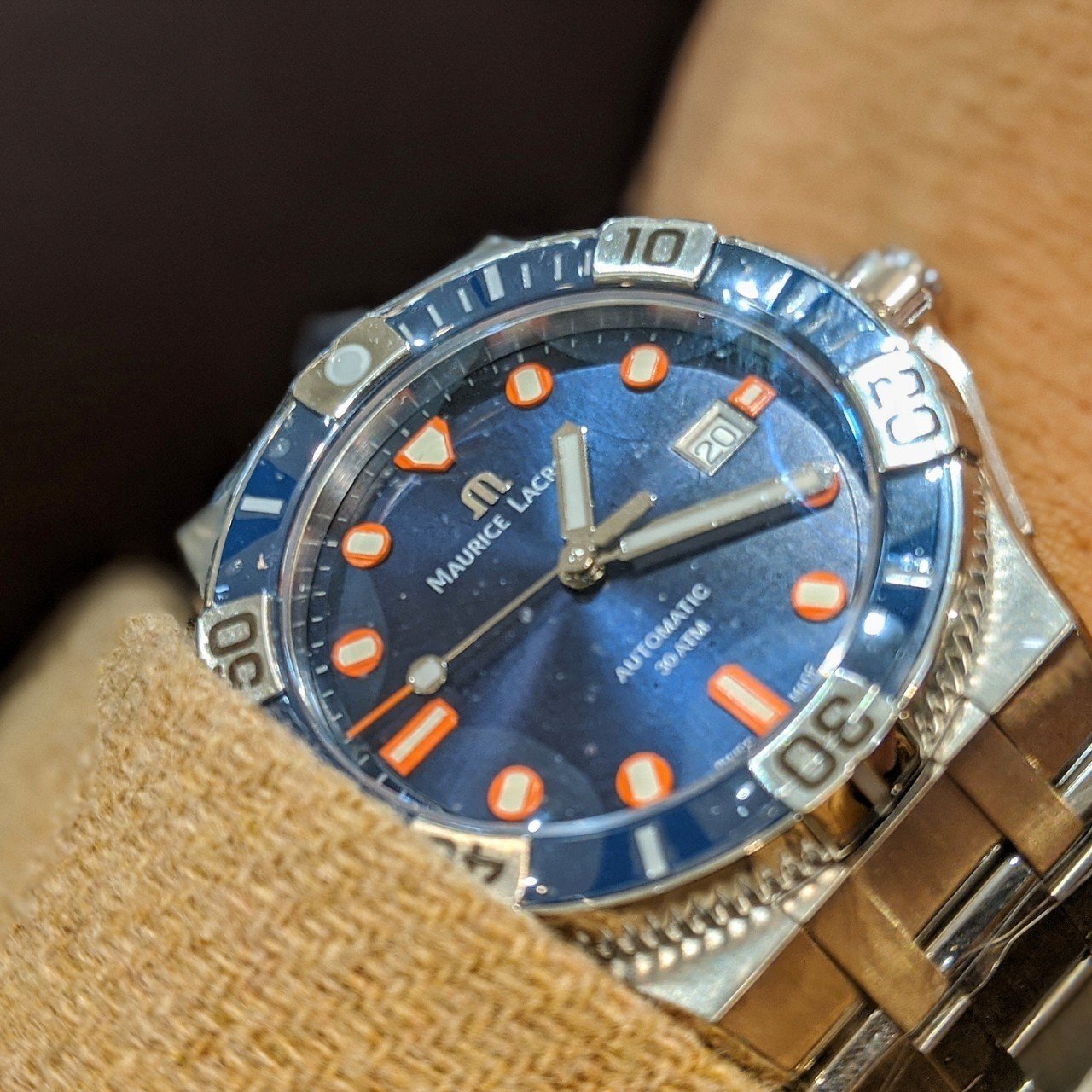 モーリスラクロア アイコン ベンチュラー −MAURICE LACROIX AIKON