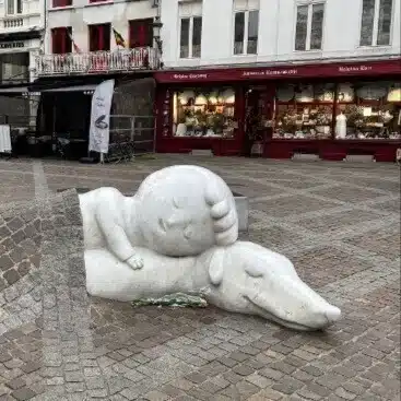 けん