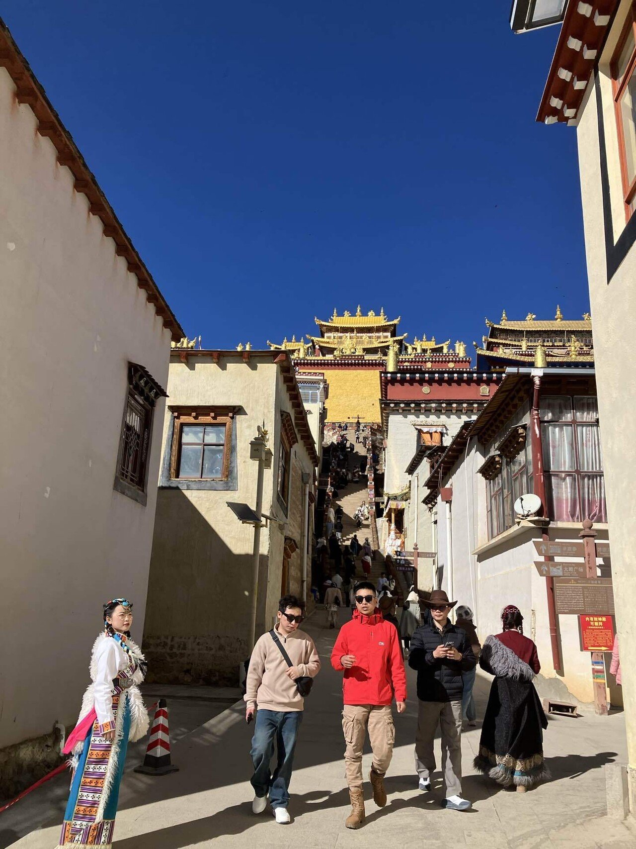 川内家雲南省の旅 12日目 シャングリラの荘厳な寺院で反省＆がっかり