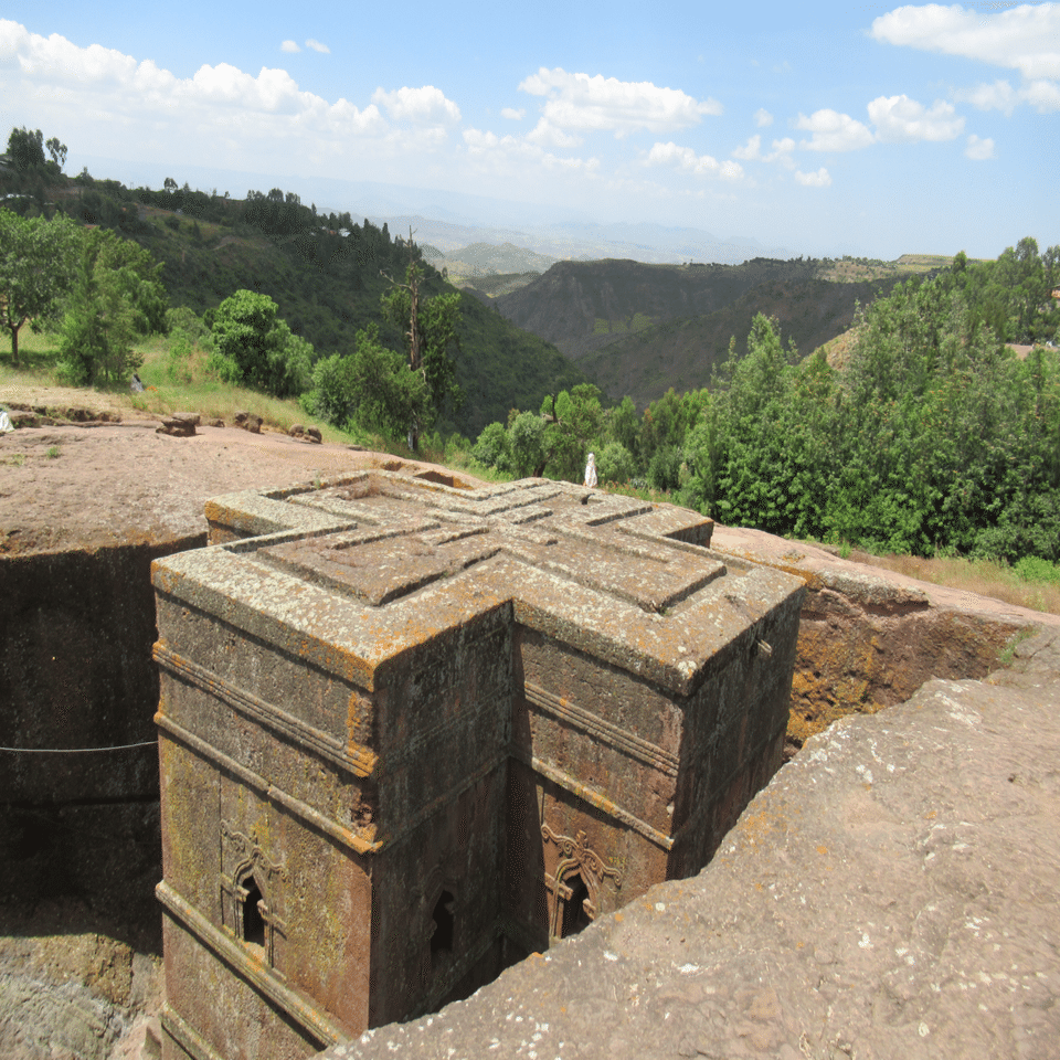 エチオピアの世界遺産、ラリベラの岩窟教会を巡る！｜山田廣輝