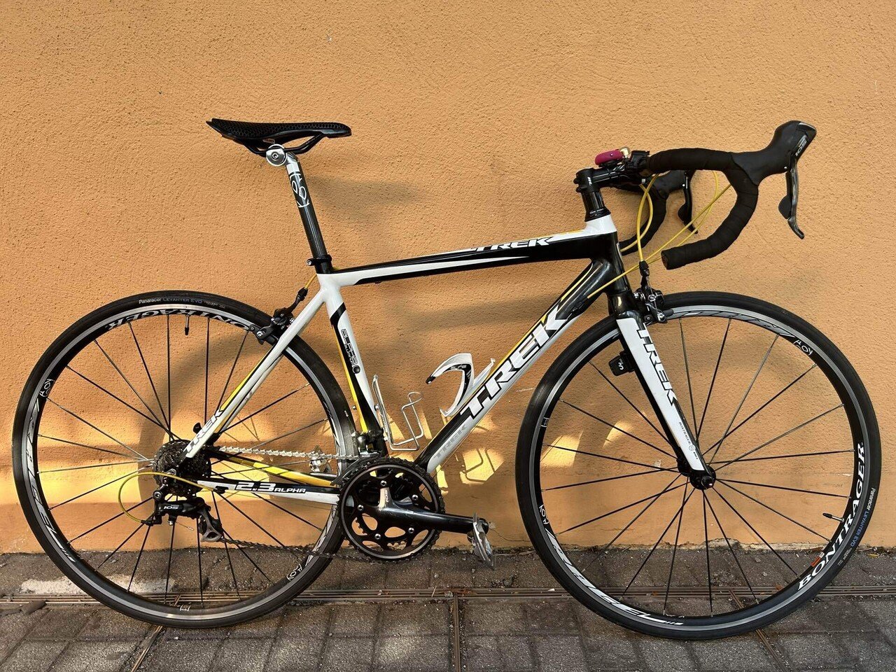 TREK Alpha 2.3ロードバイク トレック2.3 アルミ＋カーボンステーのエントリーモデル - 2009モデル