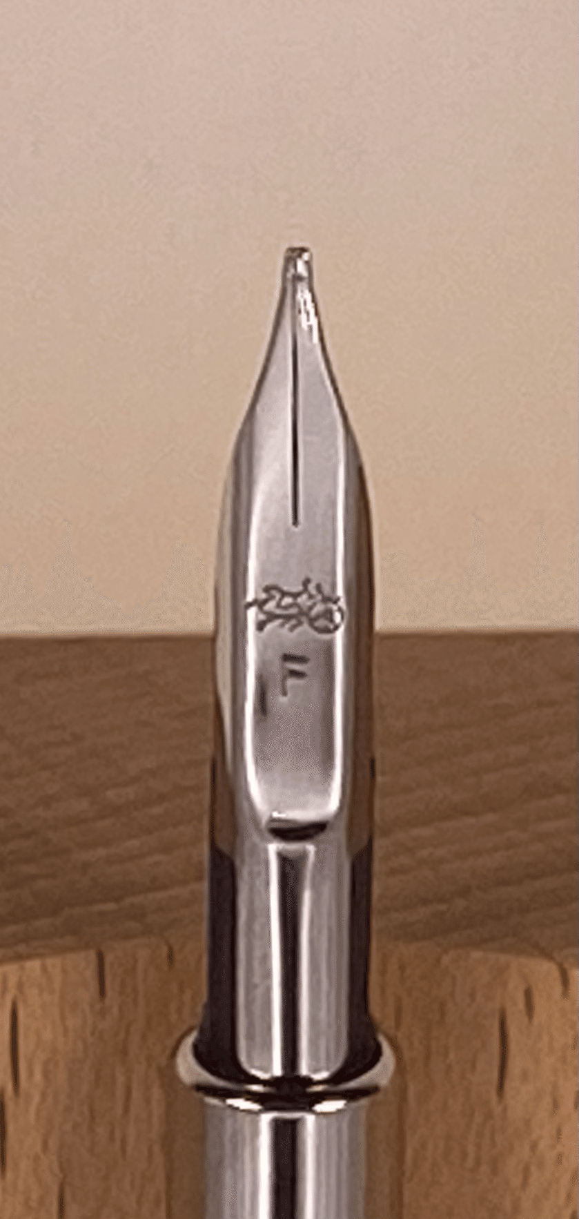 万年筆レビュー #1 ノック式 JINHAO 10｜すとれえじ