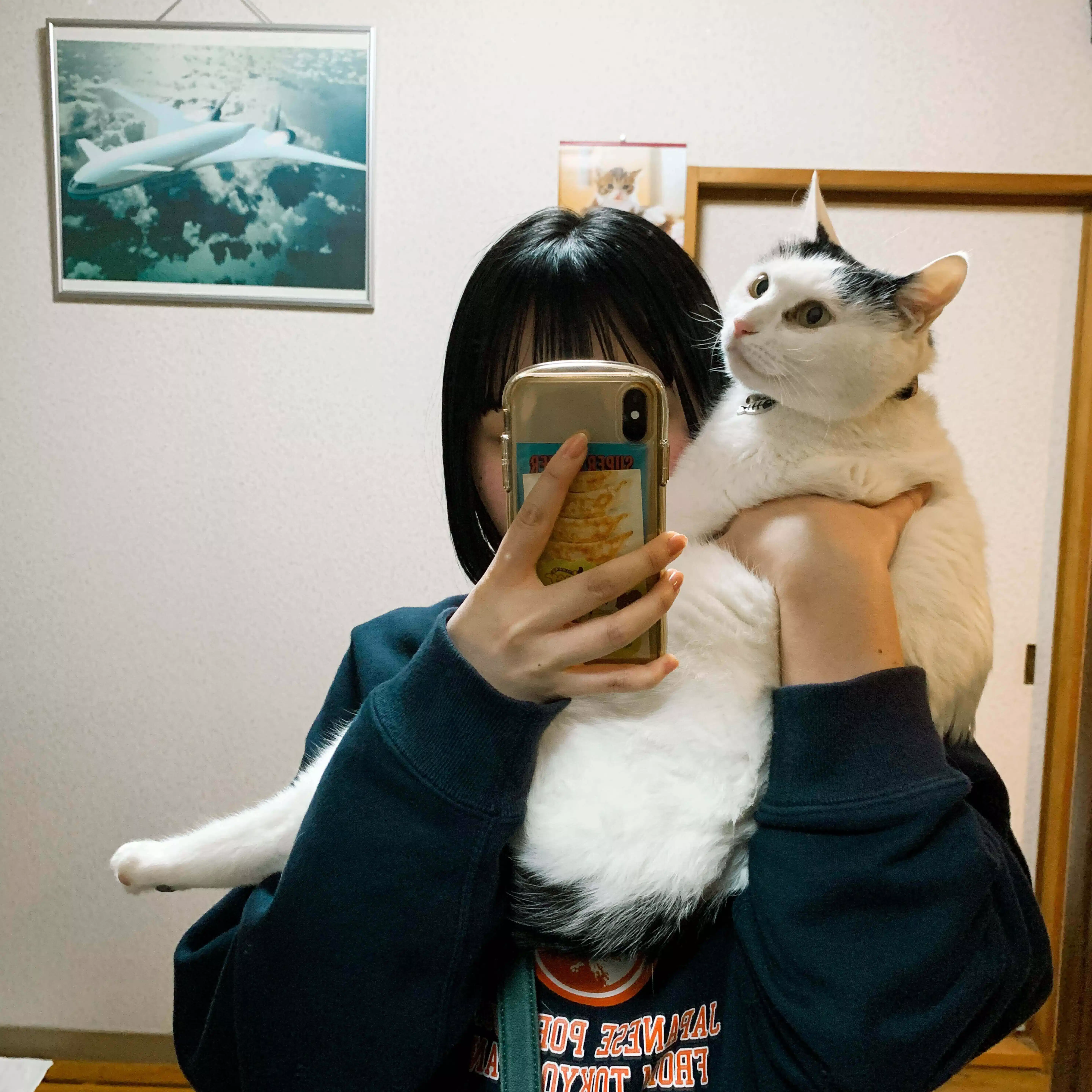 月