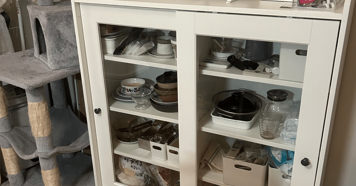 年末年始にでかい食器棚を据えつける｜枚子