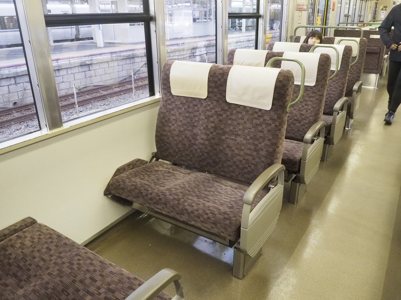 新快速 で大阪に向かう 19 12 14 Masaki Iijima Note 新快速 で大阪に向かう 19 12 14 Masaki Iijima Note
