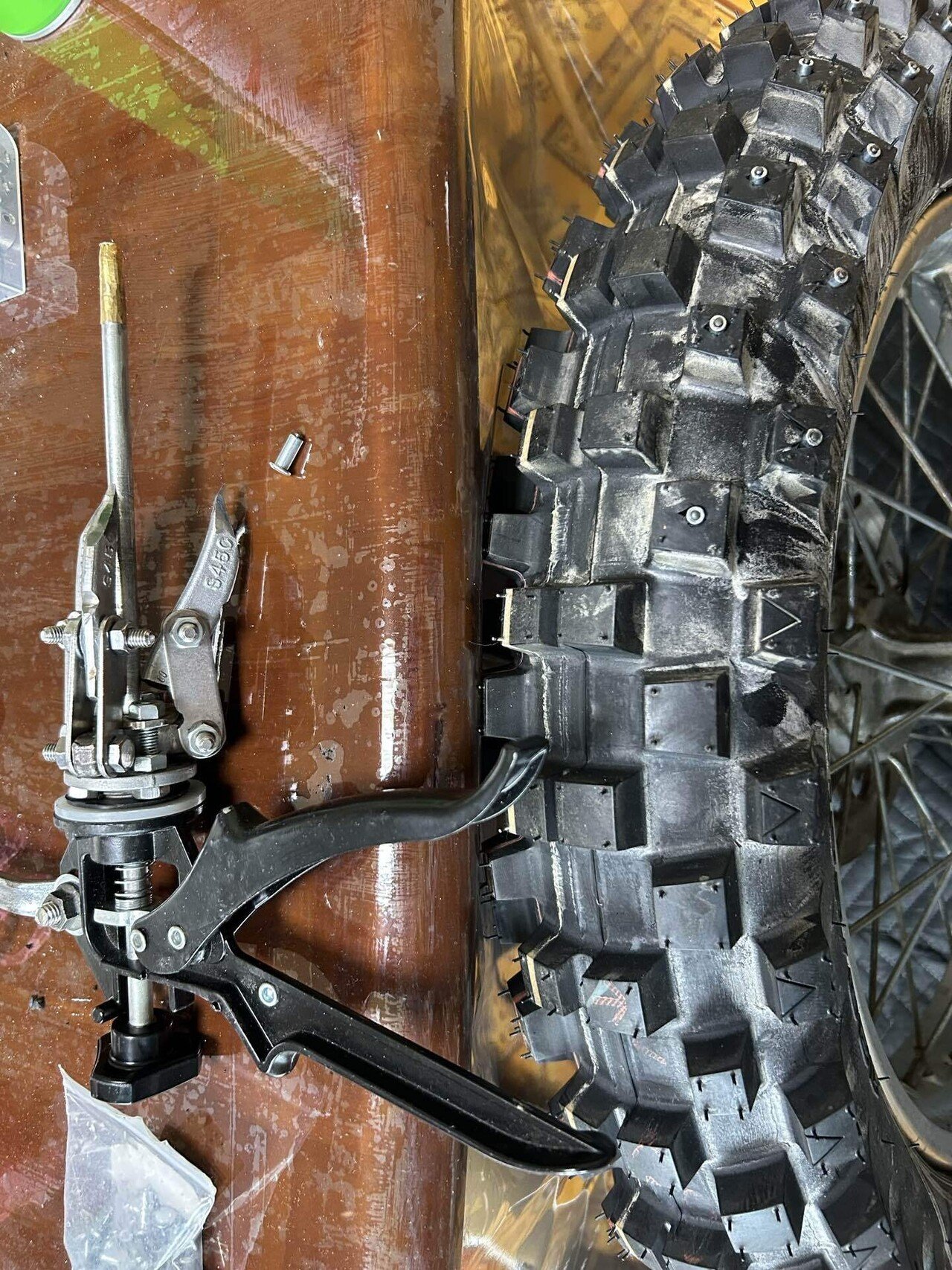 フルサイズオフロードバイク　スパイクタイヤ　年越し宗谷に最適 バイクで年越し宗谷岬｜こがれ