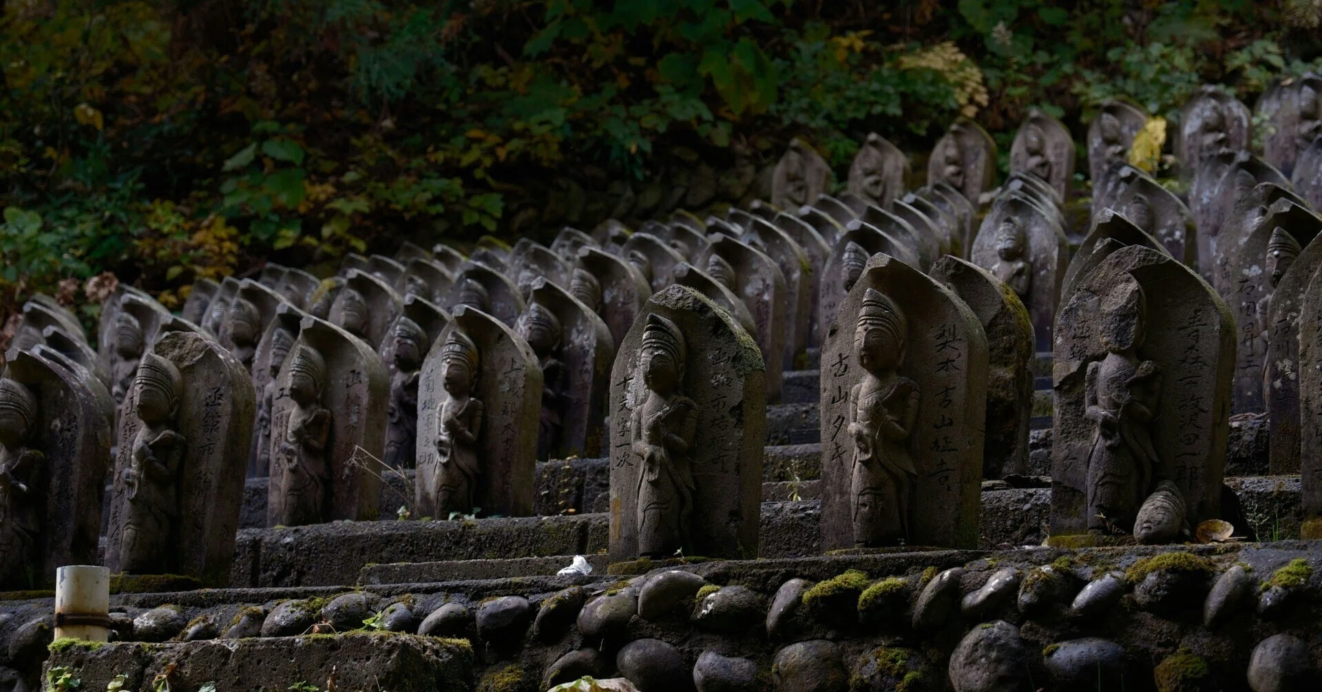 横溝正史の名作『八つ墓村』金と血と祟りが交錯する怪奇ミステリー