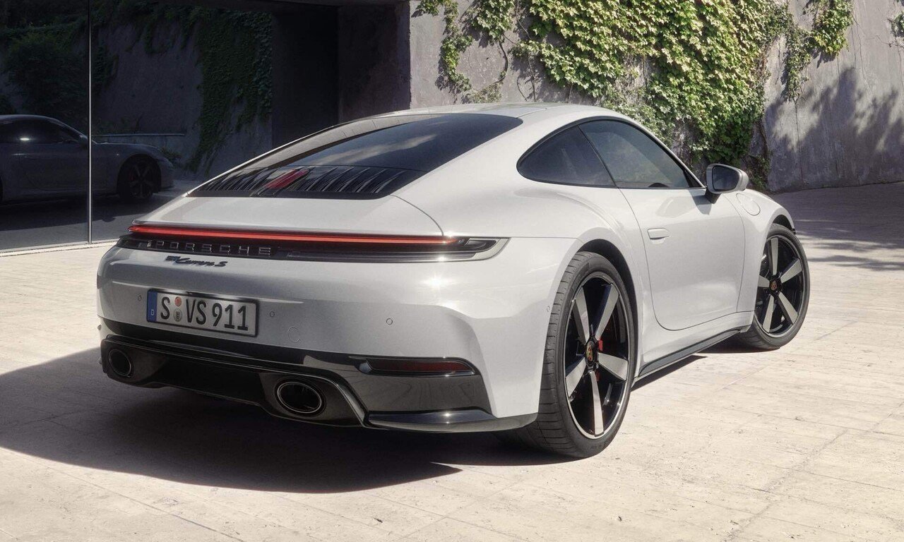 新車] ポルシェ、「911カレラS」の最新モデルを発表