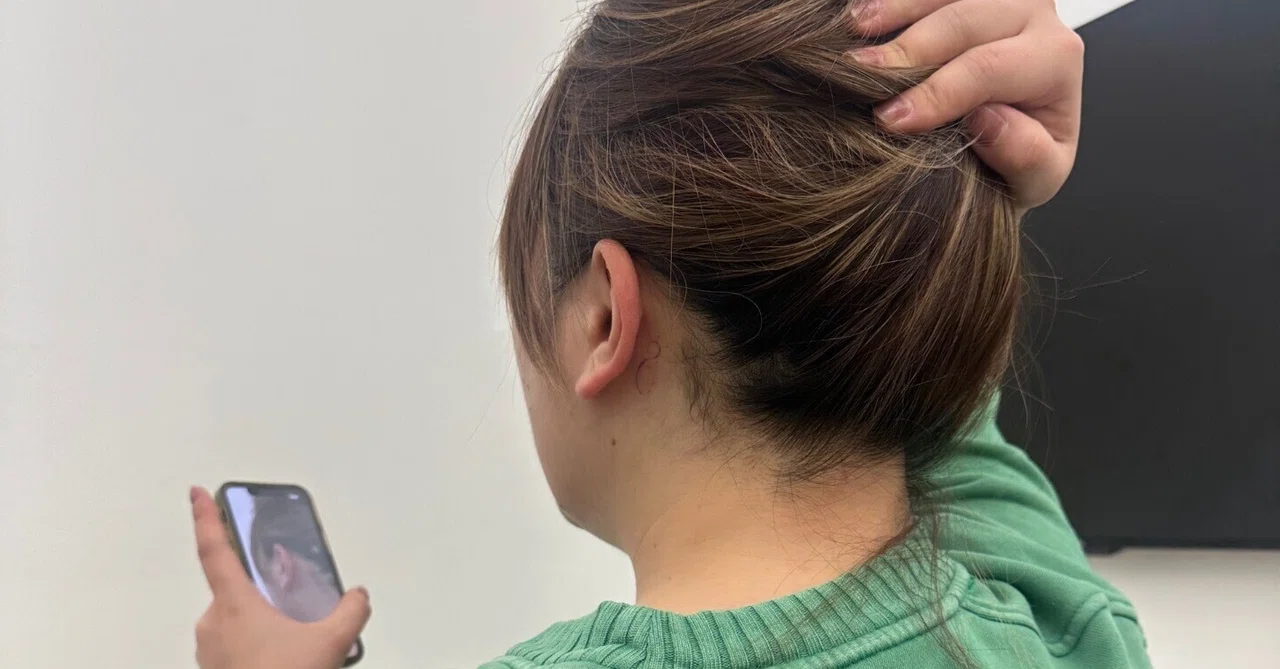 Fine Line Tattoo – Behind the Ear｜サンディエゴ タトゥーアーティスト タカヨ
