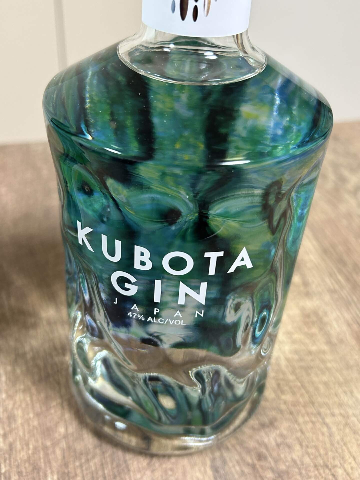 今宵は、年末にポチッた朝日酒造が製造する『KUBOTA GIN』をいただきま