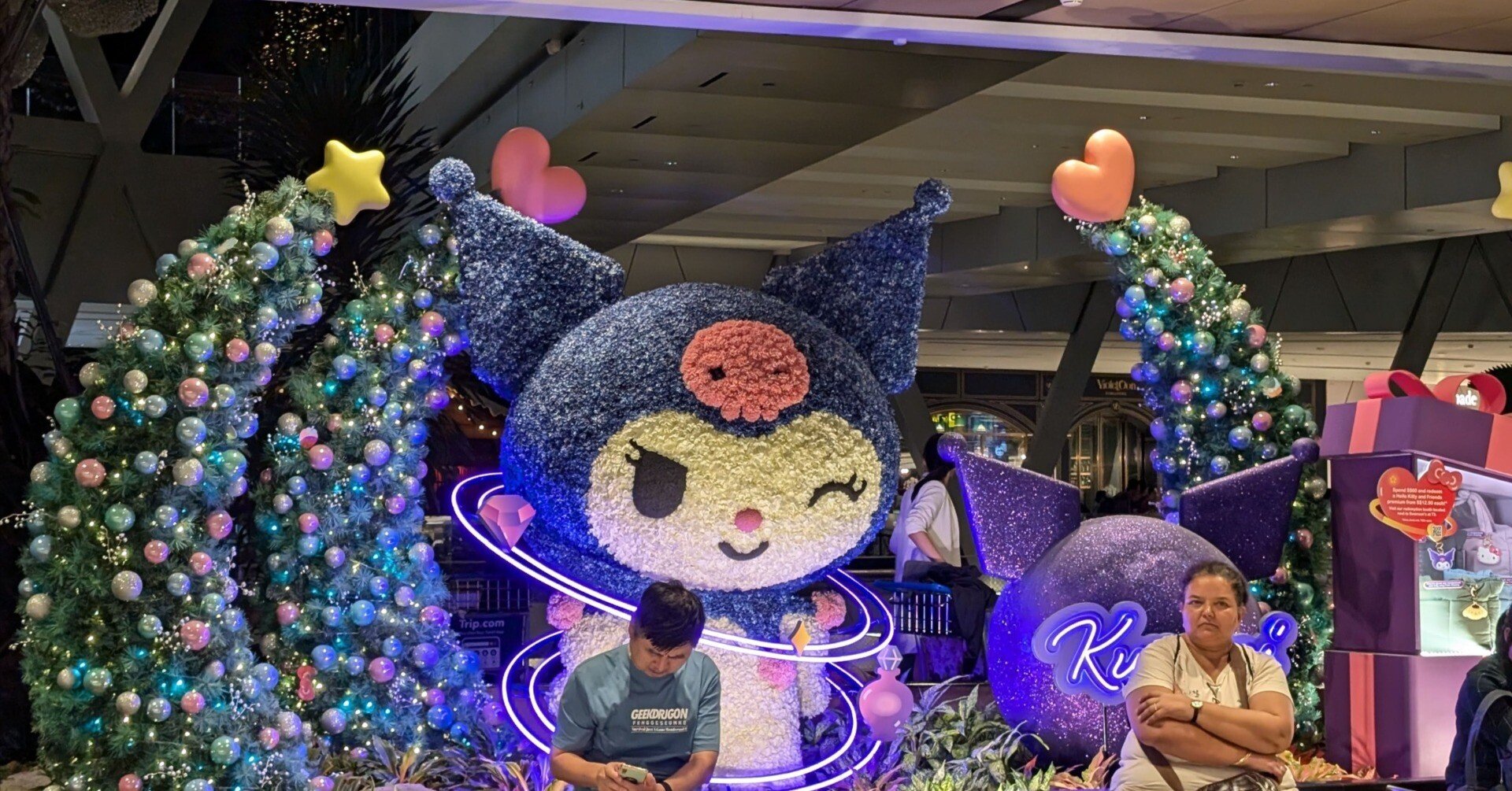 サンリオ☆シンガポール チャンギ空港 キティちゃん祭り😊｜脳ない鷹は