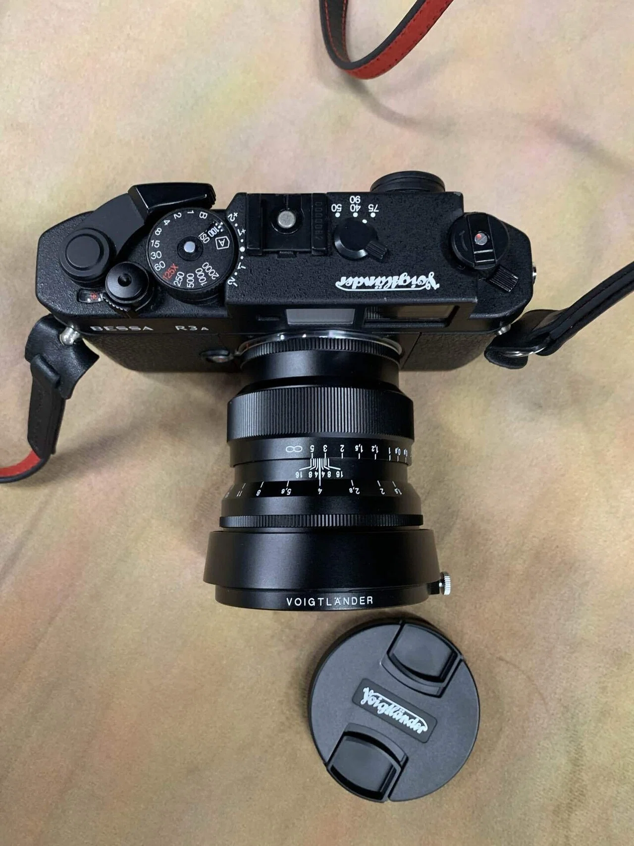 I took these with the Voigtlander Nokton 75mm f/1.5.｜Laskeypictures