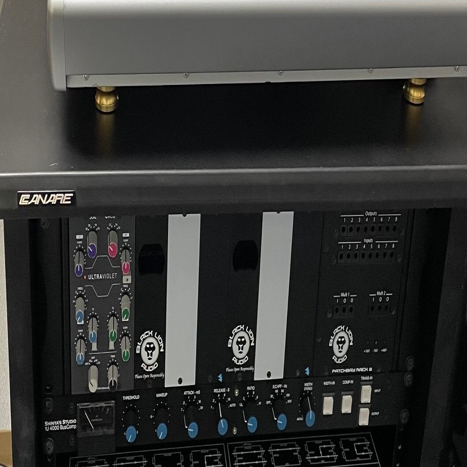 1個　ULTIMATE スタジオラック DTM ハードウェア アウトボード　 SoundMakerに新製品。組み立て不要で使えるスタジオラック10Uが登場