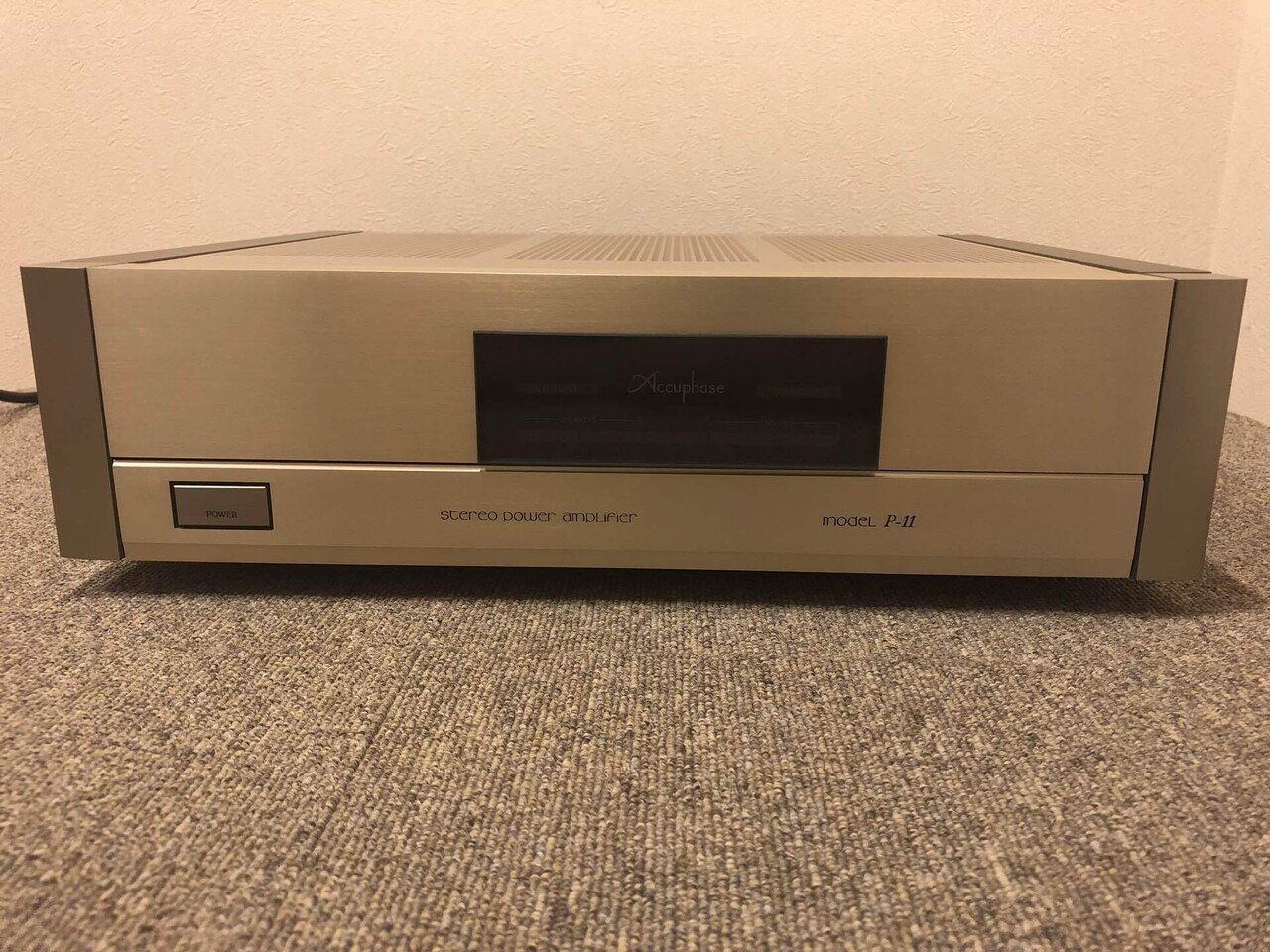 Accuphase P-11 ステレオパワーアンプ Accuphase P-11の仕様 アキュフェーズ