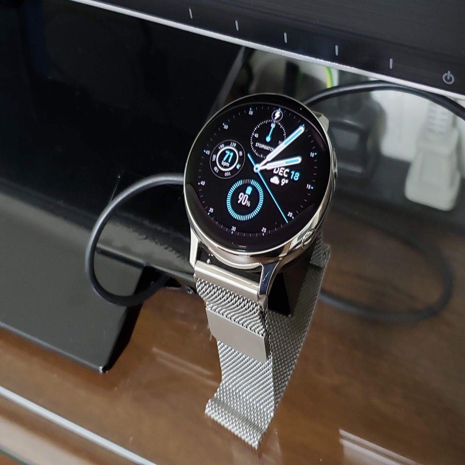 Galaxy Watch Active 2の充電台を100均でdiyしました Rydeen Note