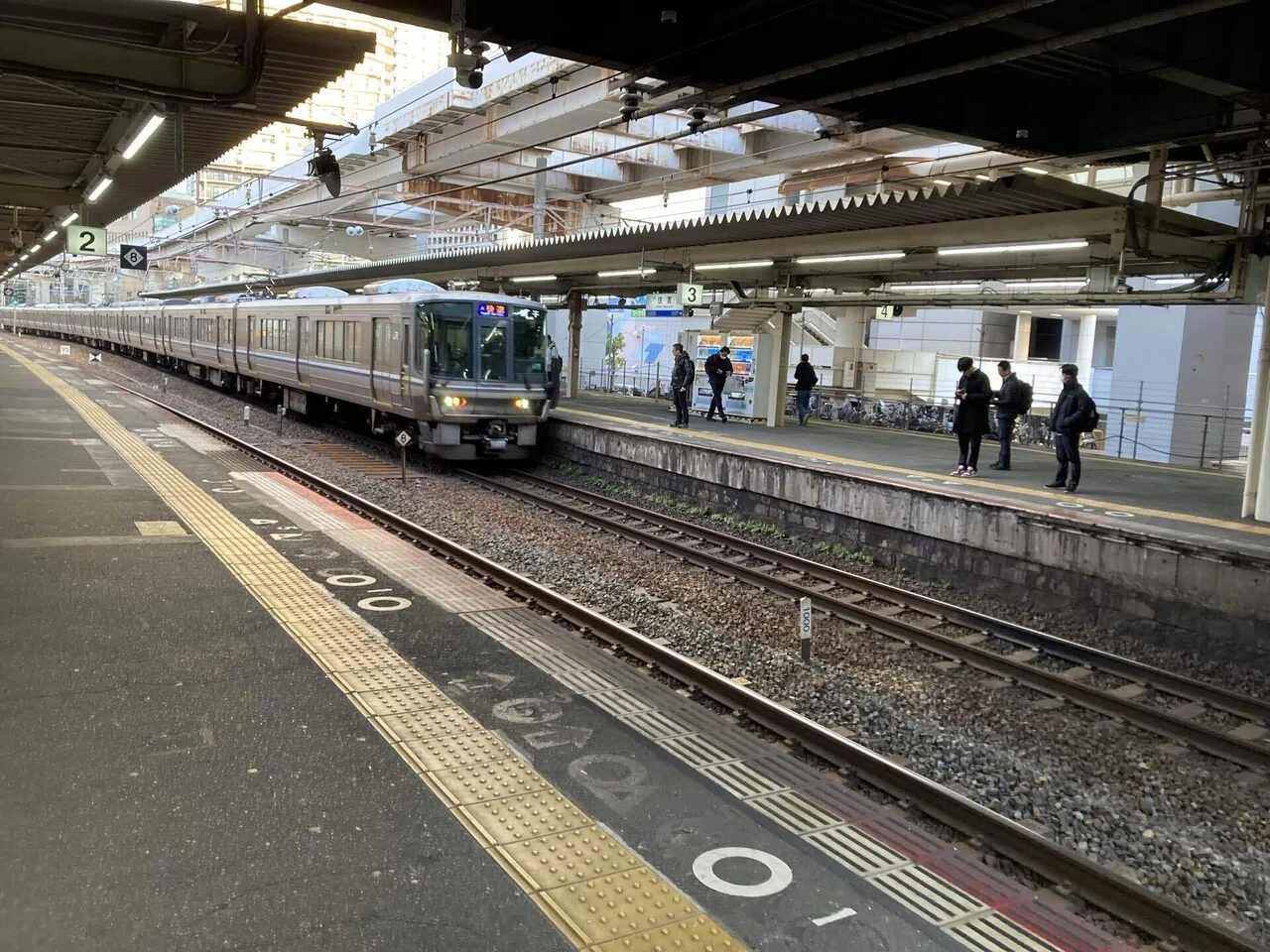 2025年1月15日JR住吉駅｜信号機、鉄道好き