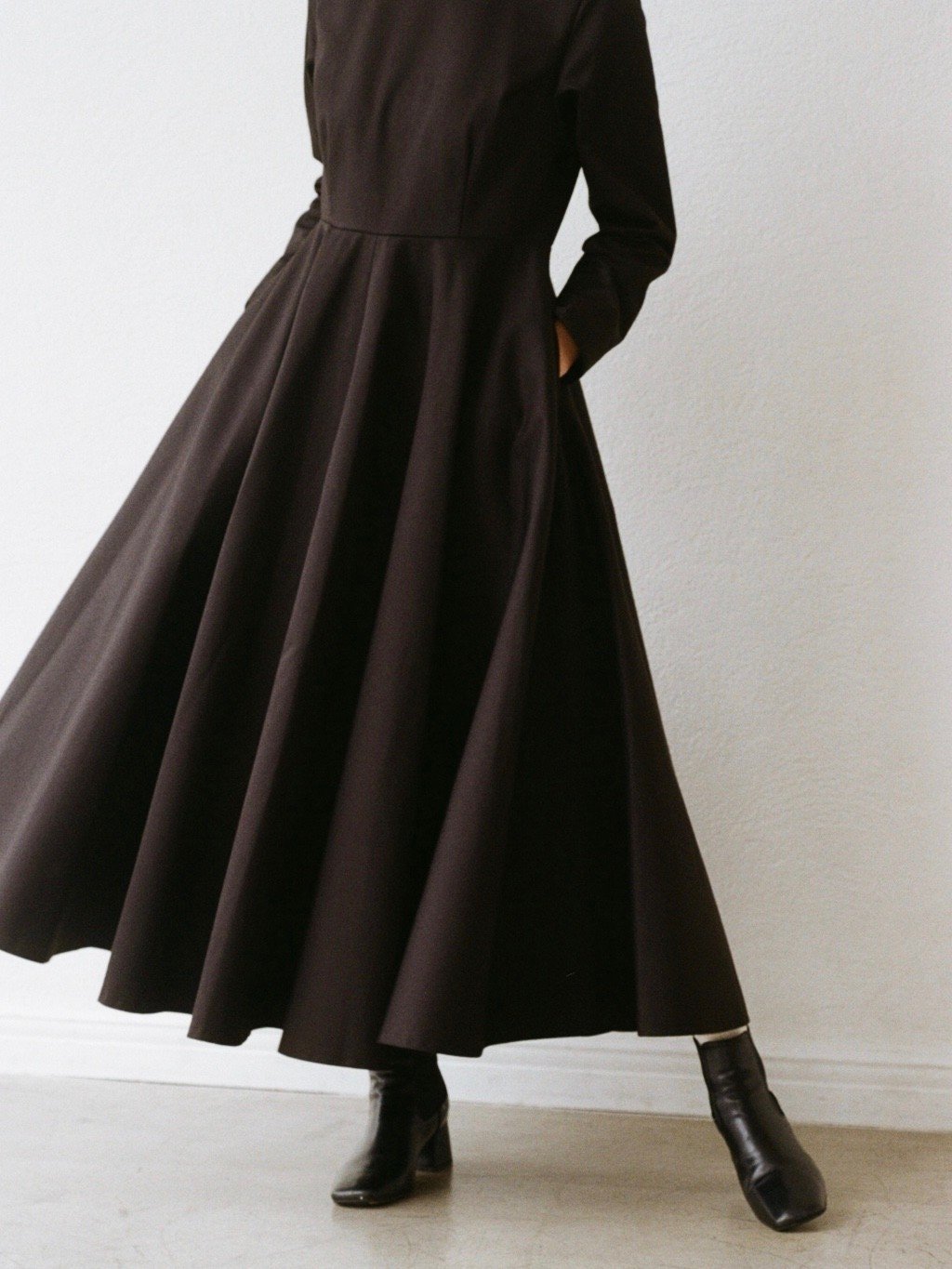 新作情報]こちらは理科室の暗幕ではなく、服です。記念すべきナンバー  