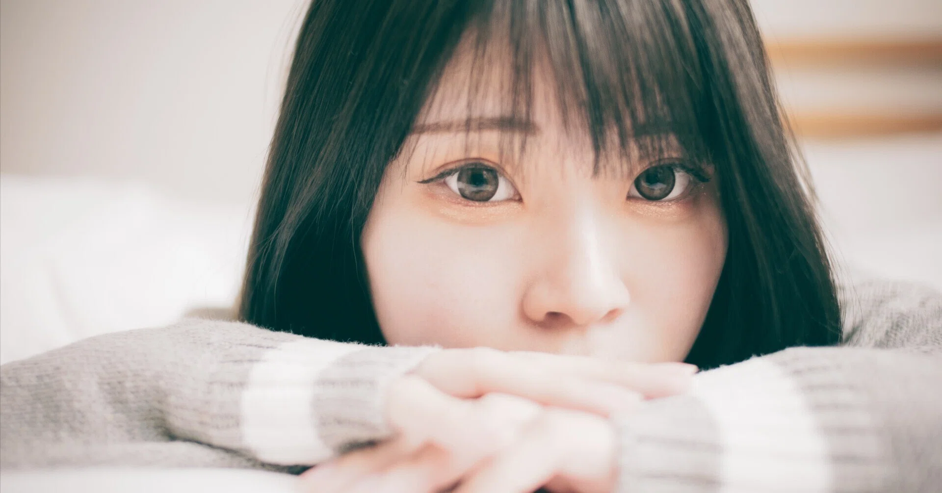 NOKTON 17.5mm F0.95 × LUMIX GH6 室内ポートレート｜あかうさ📸