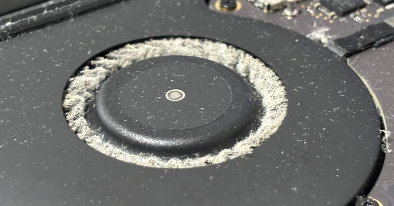A Record of Disassembling My MacBook Pro｜negishio
