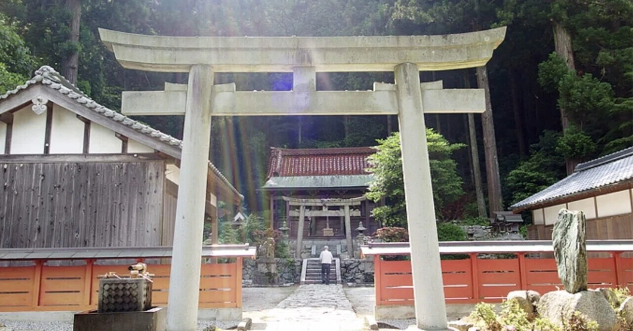 高天原とは天上の世界で天照大御神とか色んな神様が住んでた場所。それがなんと奈良にあったらしいので行って来た|ヒラハラ リョウイチ