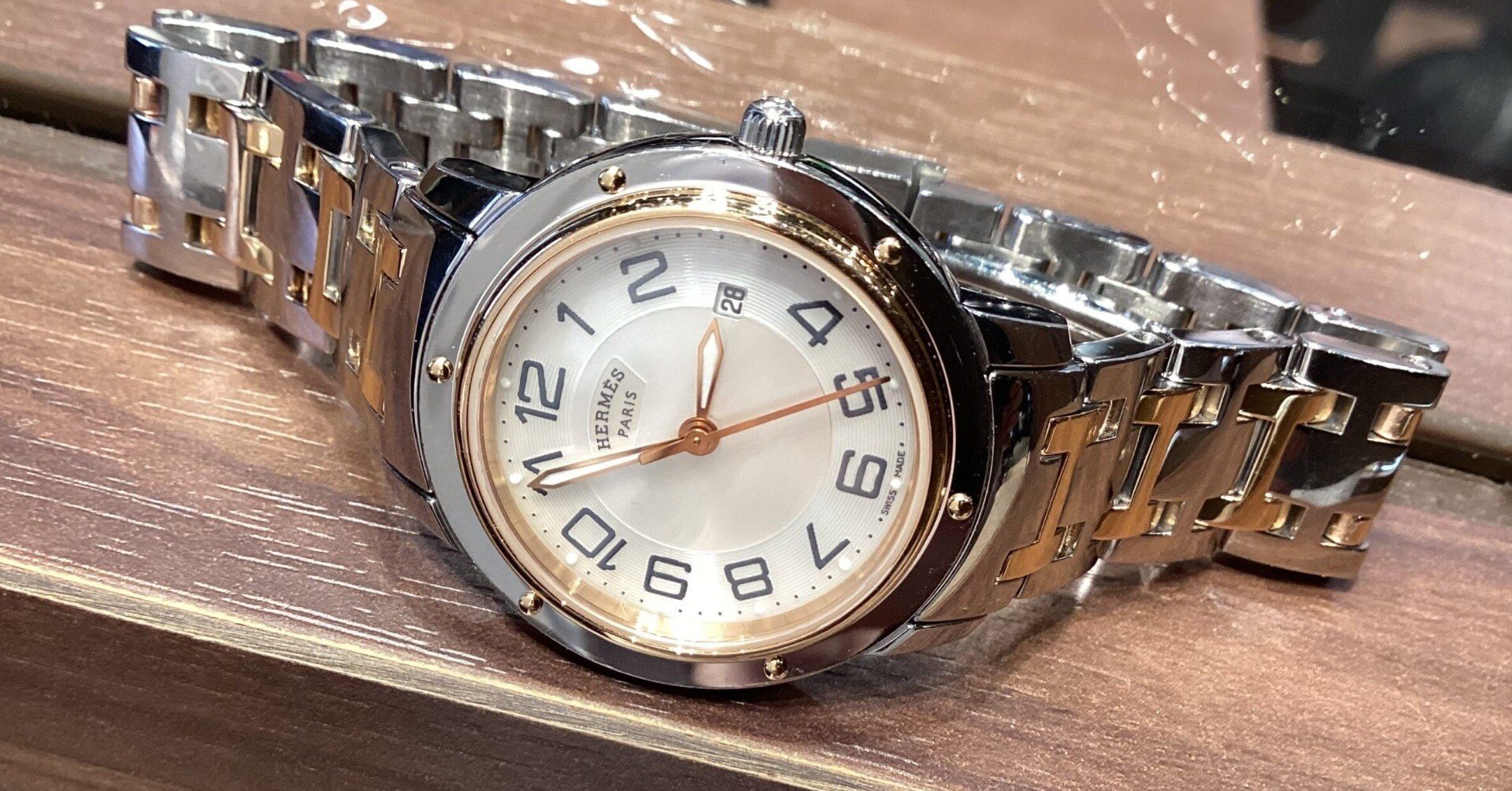 エルメスの時計の電池交換を検討するならビックカメラ、ヨドバシ