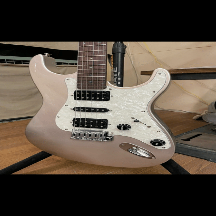 Combat Guitarsで理想のSSモデルをオーダーしました！｜Row