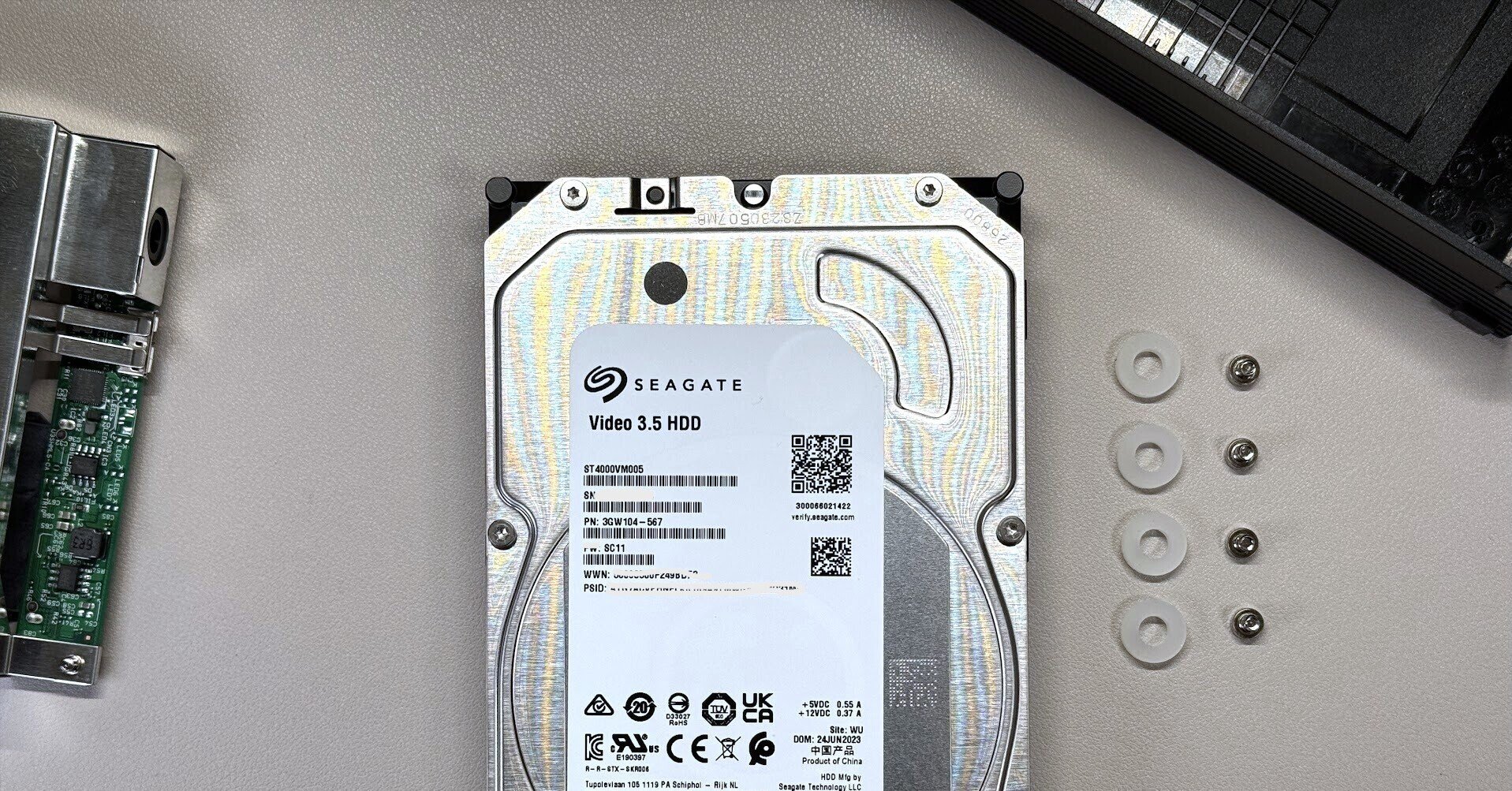 バッファローの外付けHDDをPCに内蔵した話【分解】｜さばのおすし