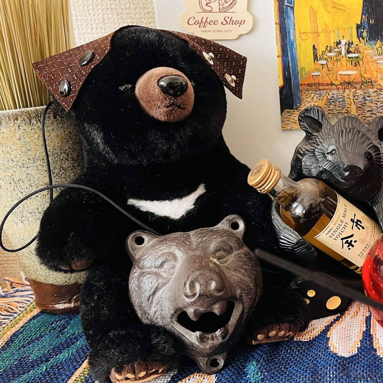 片付けてたら、棚の上に🐻熊スペース🐻が爆誕した｜ayo