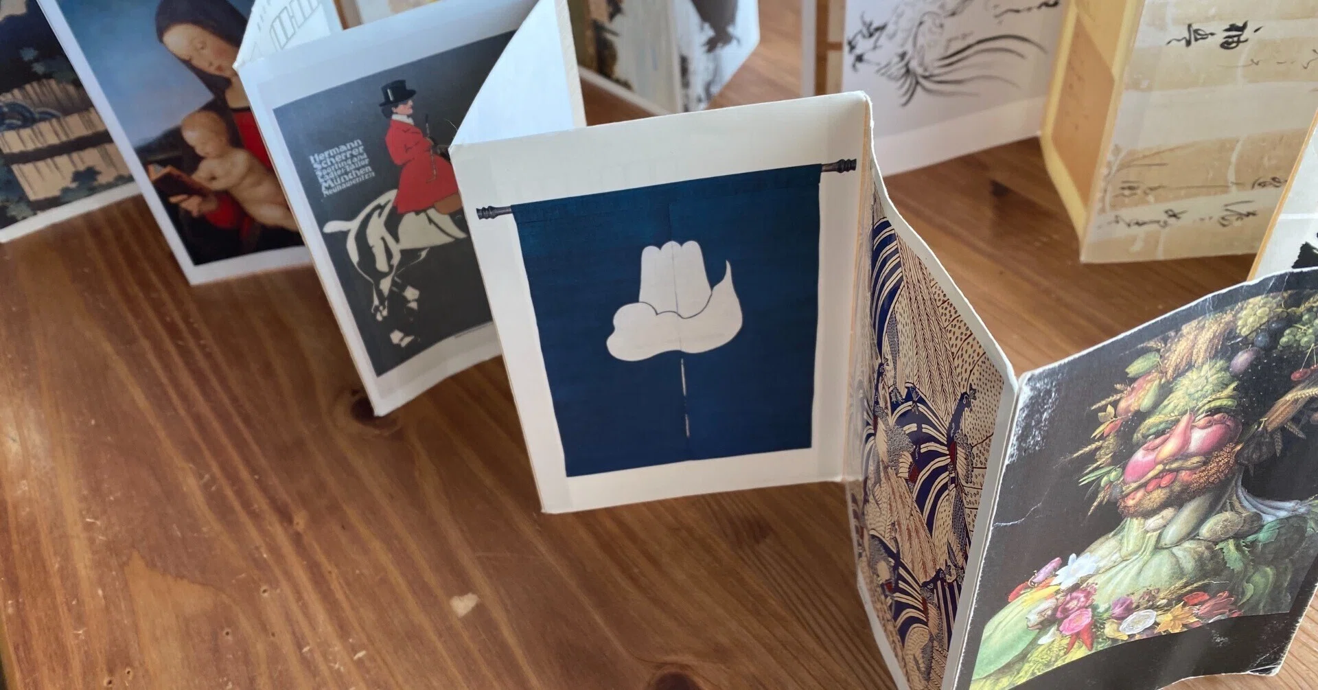 ポストカード蛇腹絵本と、「子どもが好きな絵」について｜みつふみこ
