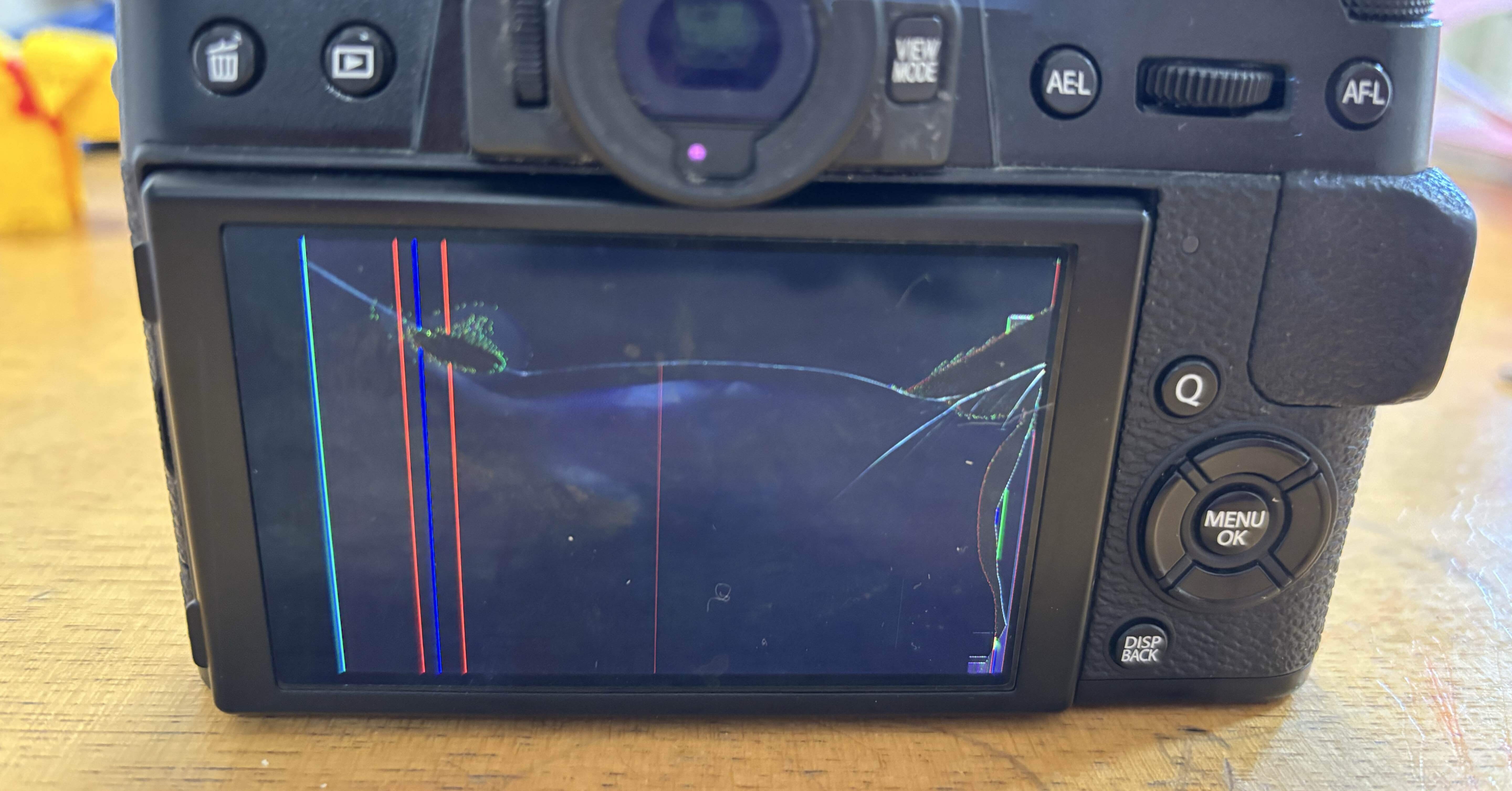 ミラーレス一眼カメラの液晶を自分で分解して直した話。｜mimo